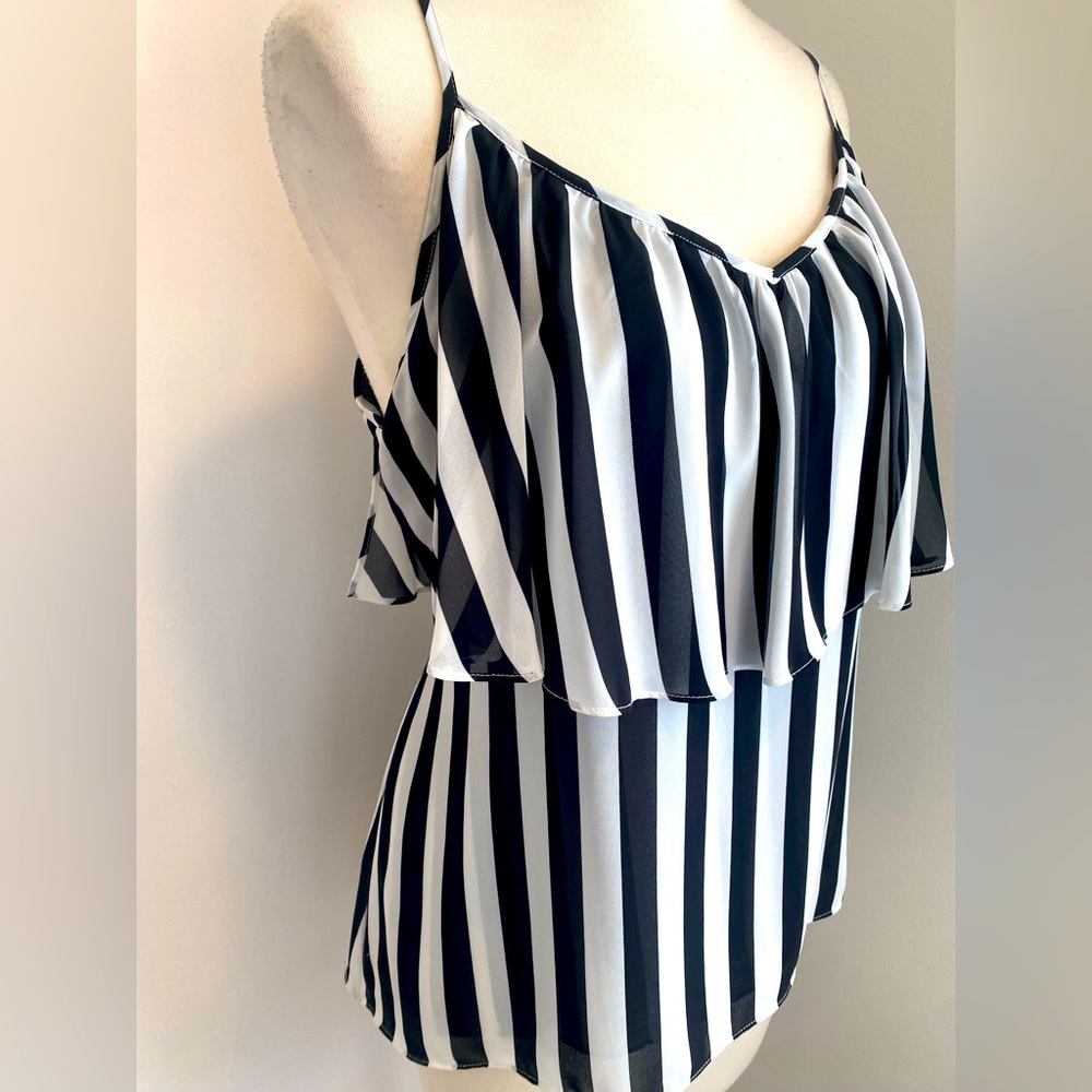 GIANNI BINI Striped Black and White Women's Ruffle Top L - EUC